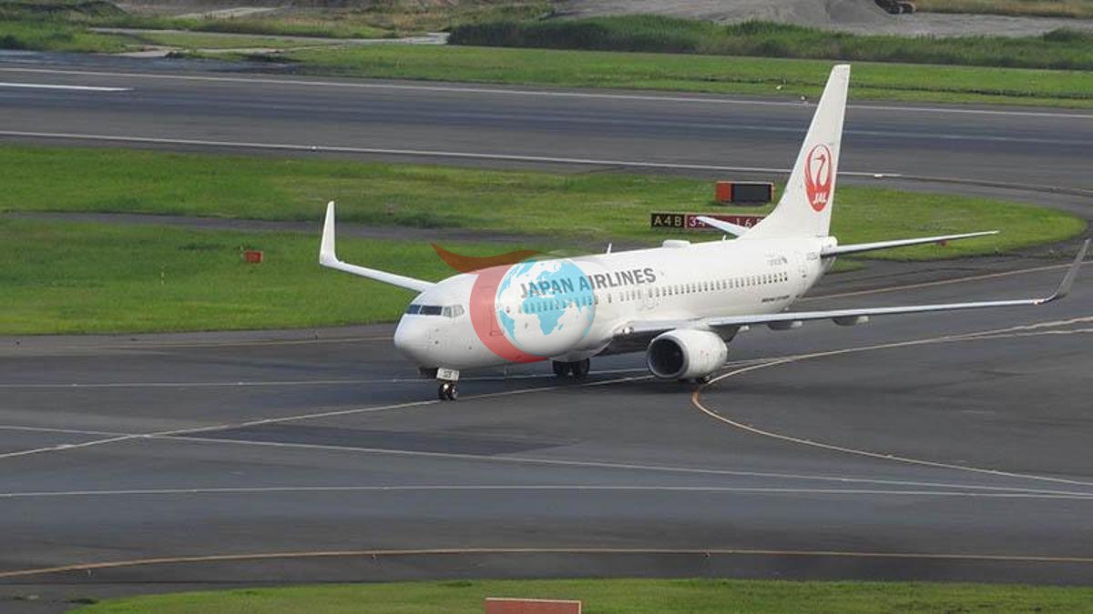 Japonya'da Boeing 767 Yolcu Uçağı Acil İniş Yaptı
