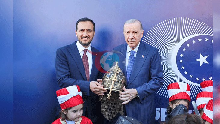 Cumhurbaşkanı Erdoğan'a Tarihi Miğfer Hediye Edildi