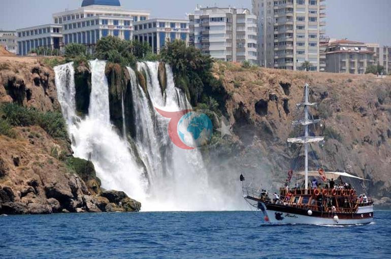 Antalya oturmuş bir turizm imparatorluğu