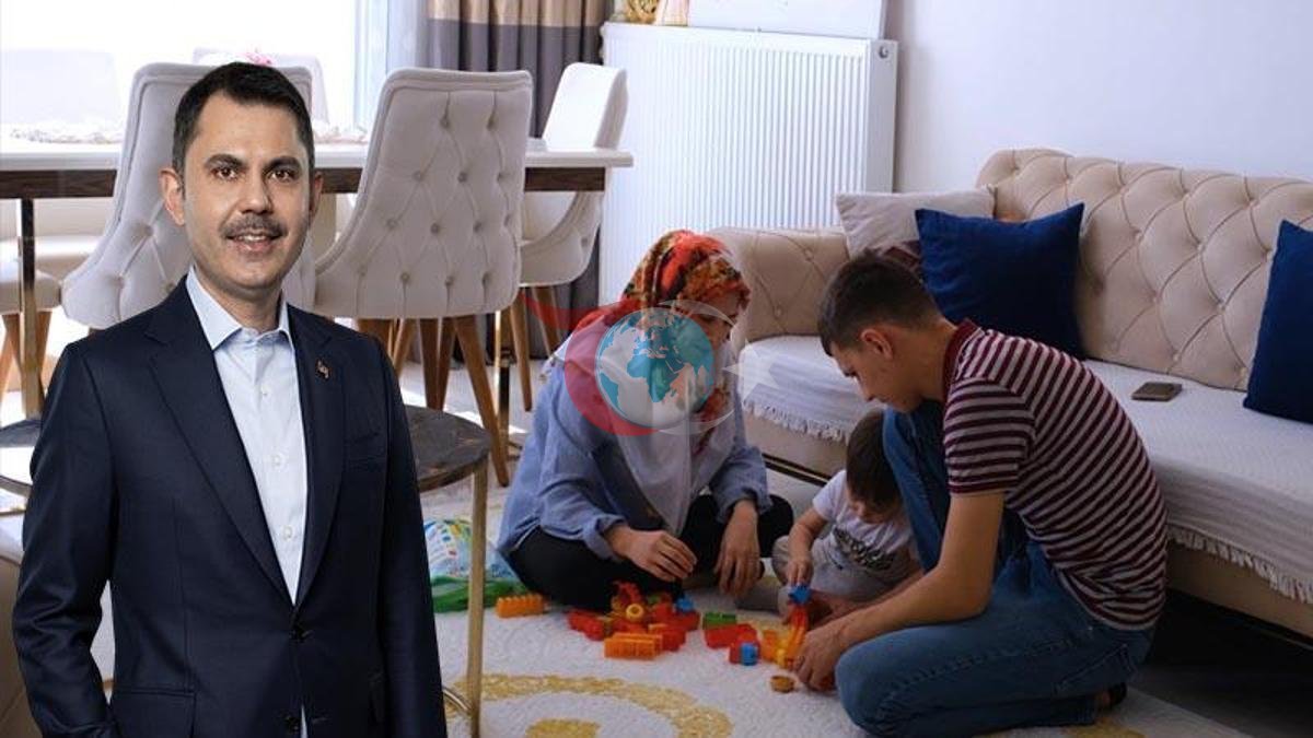 Bakan Kurum, Depremzede Aileye Yeni Evlerinde Destek Oldu