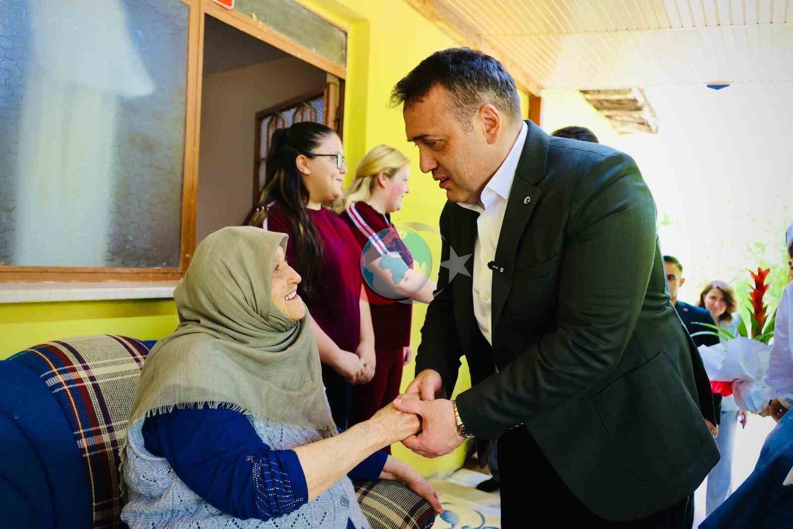 Bilecik'te Şehit Ailesine Anlamlı Bayram Ziyareti