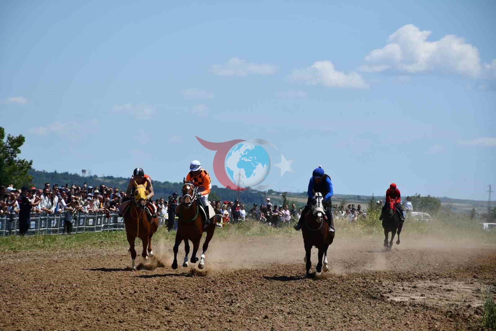Büyükmandıra'da Geleneksel At Yarışları Coşkuyla Tamamlandı