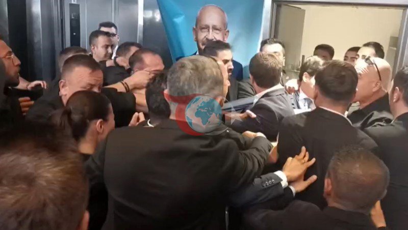 Кемал Кылычдароглу ТЭЦтин башкы кеңсесине кайтты