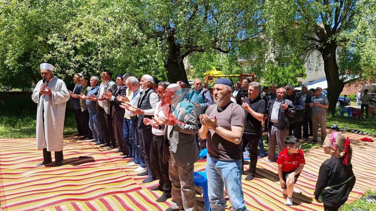 Hisarcık'ta Geleneksel Şükür Duası Etkinliği Yeniden Başladı
