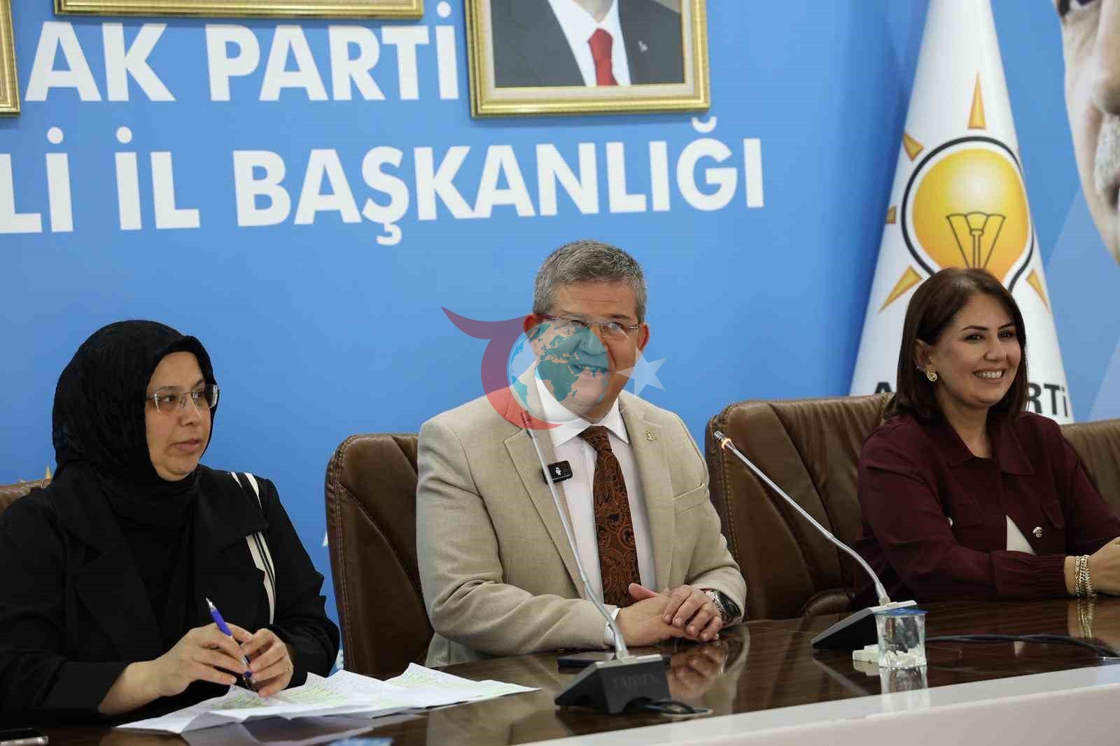 Çocuklar bayram coşkusunu AK Parti Denizli İl Başkanlığında yaşadı
