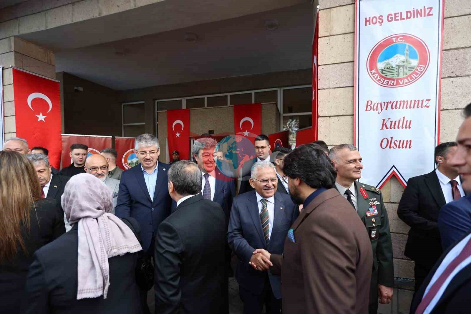 Başkan Büyükkılıç Kayseri'de Bayram Coşkusunu Paylaştı