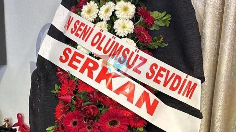 Yalanı çelenk ve mesaj çürüttü: Birazdan her şey son bulacak