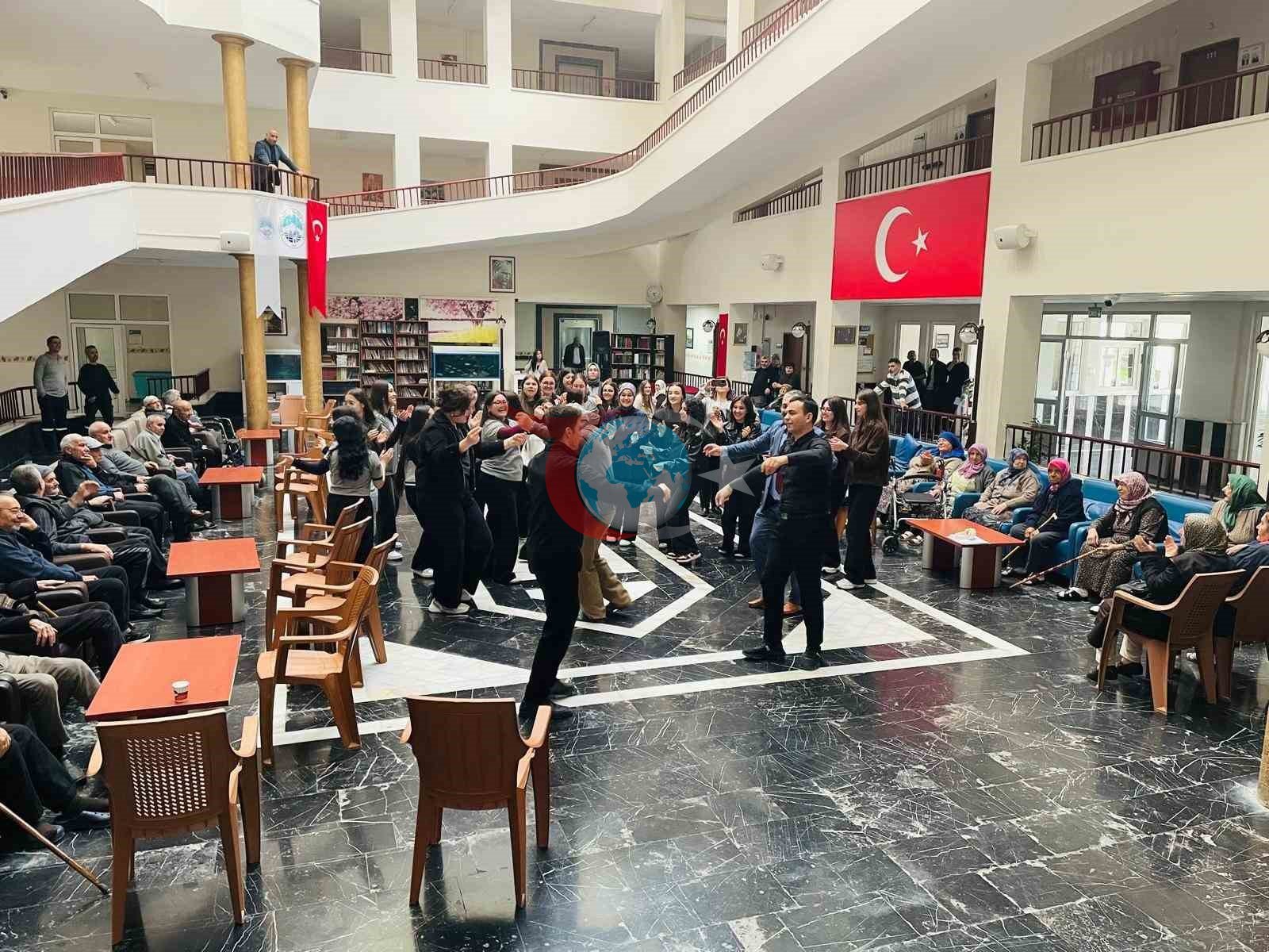 Kayseri'de Huzurevi Ziyaretleri Bayramın Neşesini Artırdı