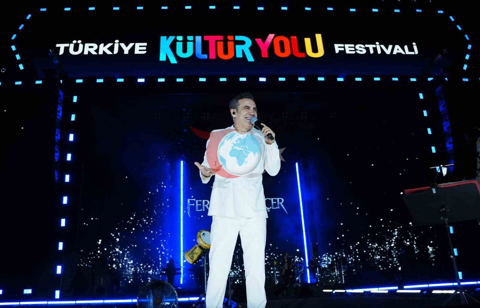 Ferhat Göçer Manisa'da Unutulmaz Bir Gece Yaşattı