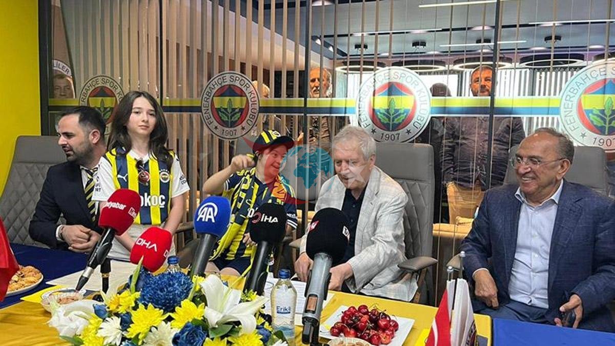 Aziz Yıldırım Sakarya'daki Fenerbahçe Taraftarlarıyla Buluştu