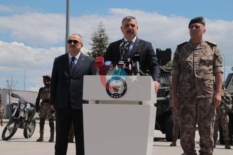 Bakan Çiftçi, özel harekat polisleriyle bayramlaştı