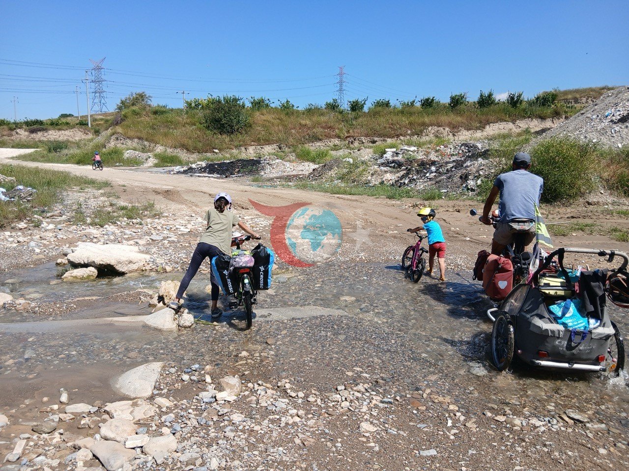 Fransız ailəsi velosiped dünyasına biçərək Konyaya çatdı.
                        </div>

                        <!-- Tags -->
                                                    <div class=