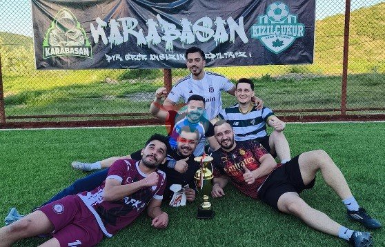 Kızılçukur Köyü'nde Geleneksel Futbol Turnuvası Şampiyonu Belli Oldu