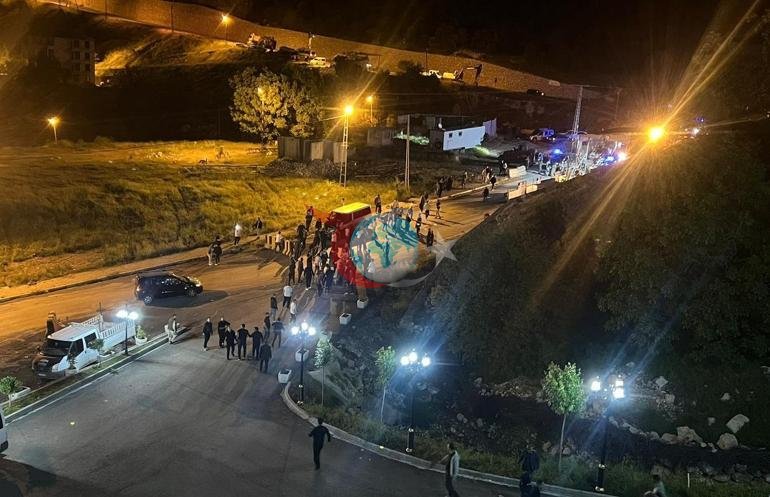 Kına gecesi savaş alanına döndü Gelin ve damat tarafı birbirine girdi: Yaralılar var