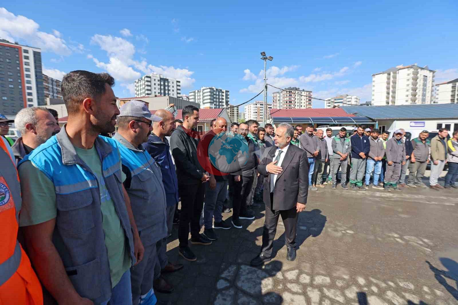 Başkan Yalçın'dan Bayramın Gizli Kahramanlarına Övgü
