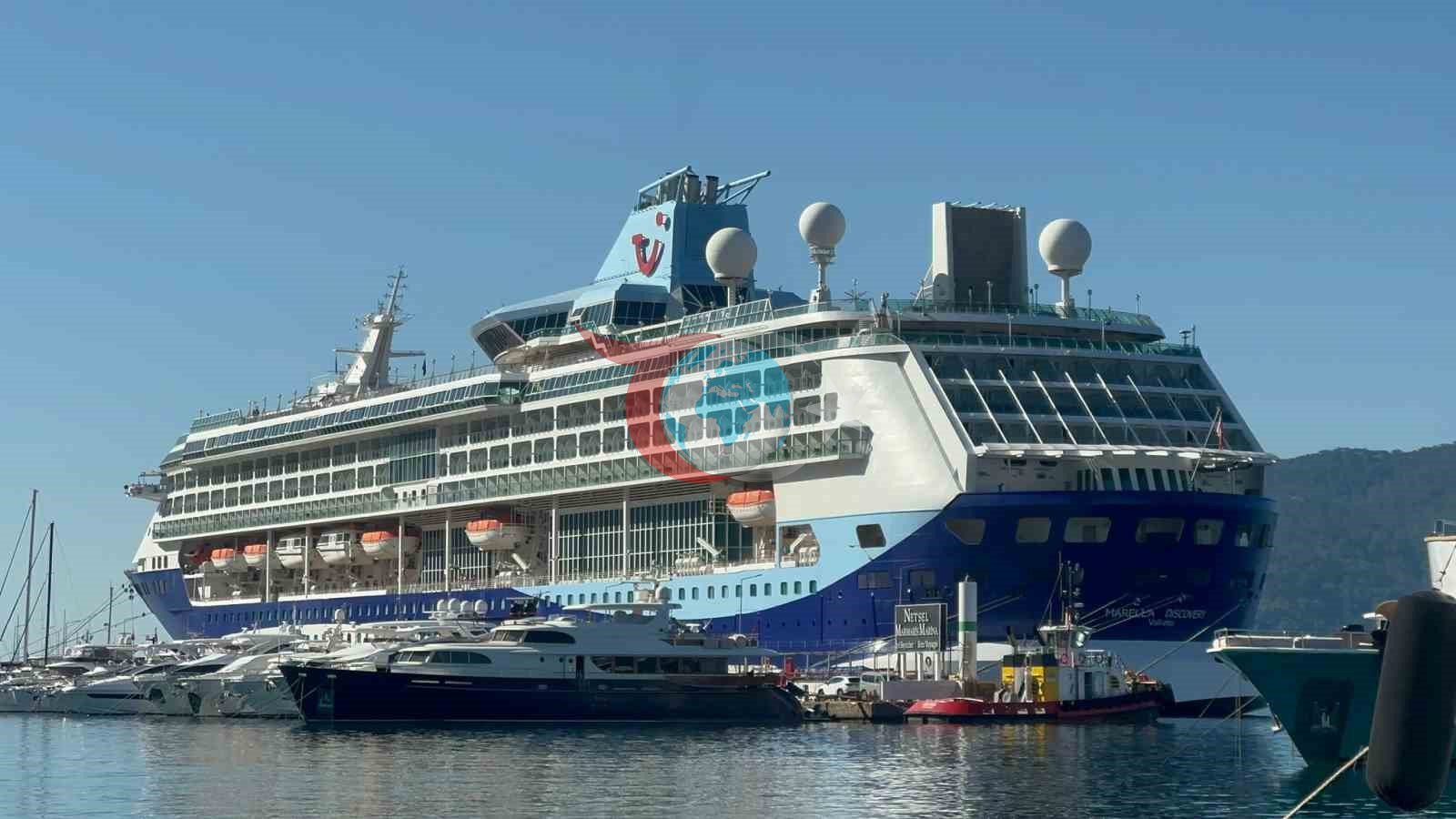 2,500 Yolcu Taşıyan Dev Gemi Marmaris'e Demirledi
