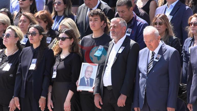 Özgür Özel: Olağanüstü kurultay için imza süreci başlatıldı