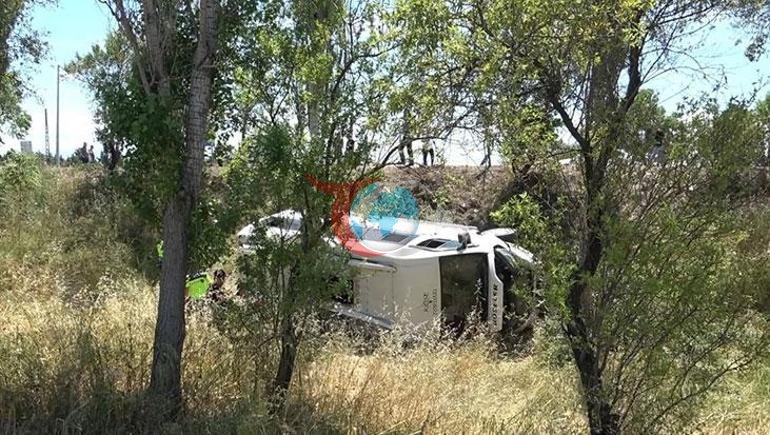 Balıkesirdə qorxunc qəza Avtomobil və mikroavtobus toqquşub: Çoxlu yaralı var