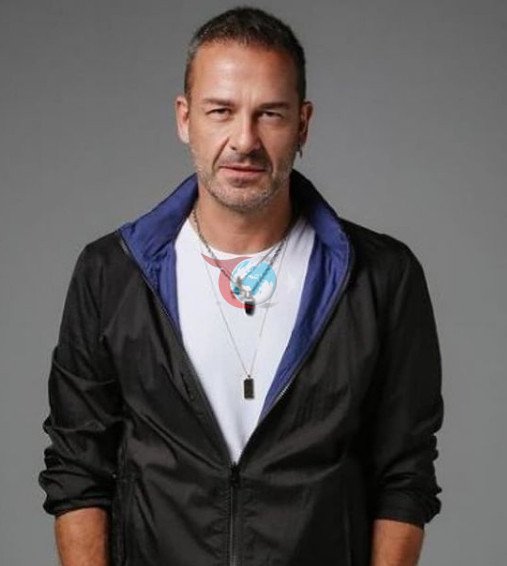 Murat Aygen "Cranberry Sher"ning yetakchisiga aylandi -loading Sher="2">
                        </div>

                        <!-- Tags -->
                                                    <div class="mt-8 pt-6 border-t border-gray-200">
                                <div class="flex flex-wrap items-center gap-2">
                                    <span class="text-gray-500"><i class="fas fa-tags mr-1"></i> Teglar:</span>
                                                                            <span class="px-3 py-1 bg-gray-100 text-gray-700 text-sm rounded-full">
                                            
                                        </span>
                                                                            <span class="px-3 py-1 bg-gray-100 text-gray-700 text-sm rounded-full">
                                            
                                        </span>
                                                                            <span class="px-3 py-1 bg-gray-100 text-gray-700 text-sm rounded-full">
                                            
                                        </span>
                                                                            <span class="px-3 py-1 bg-gray-100 text-gray-700 text-sm rounded-full">
                                            
                                        </span>
                                                                            <span class="px-3 py-1 bg-gray-100 text-gray-700 text-sm rounded-full">
                                            
                                        </span>
                                                                            <span class="px-3 py-1 bg-gray-100 text-gray-700 text-sm rounded-full">
                                            
                                        </span>
                                                                            <span class="px-3 py-1 bg-gray-100 text-gray-700 text-sm rounded-full">
                                            
                                        </span>
                                                                            <span class="px-3 py-1 bg-gray-100 text-gray-700 text-sm rounded-full">
                                            
                                        </span>
                                                                            <span class="px-3 py-1 bg-gray-100 text-gray-700 text-sm rounded-full">
                                            
                                        </span>
                                                                            <span class="px-3 py-1 bg-gray-100 text-gray-700 text-sm rounded-full">
                                            
                                        </span>
                                                                            <span class="px-3 py-1 bg-gray-100 text-gray-700 text-sm rounded-full">
                                            
                                        </span>
                                                                            <span class="px-3 py-1 bg-gray-100 text-gray-700 text-sm rounded-full">
                                            
                                        </span>
                                                                            <span class="px-3 py-1 bg-gray-100 text-gray-700 text-sm rounded-full">
                                            
                                        </span>
                                                                    </div>
                            </div>
                        
                        <!-- Social Share Bottom -->
                        <div class="mt-8 pt-6 border-t border-gray-200 flex items-center space-x-3">
                            <span class="text-gray-500">Ushbu xabarni ulashing:</span>
                            <a href="https://www.facebook.com/sharer/sharer.php?u=https%3A%2F%2Fdevlet.tc%2Fuzb%2Fyangiliklar%2Fmurat-aygen-klyukva-sherbeti-teleserialida-yetakchiga-aylandi"
                                target="_blank" class="px-4 py-2 bg-blue-600 text-white rounded hover:bg-blue-700">
                                <i class="fab fa-facebook-f mr-1"></i> Facebook
                            </a>
                            <a href="https://twitter.com/intent/tweet?url=https%3A%2F%2Fdevlet.tc%2Fuzb%2Fyangiliklar%2Fmurat-aygen-klyukva-sherbeti-teleserialida-yetakchiga-aylandi" target="_blank"
                                class="px-4 py-2 bg-sky-500 text-white rounded hover:bg-sky-600">
                                <i class="fab fa-twitter mr-1"></i> Twitter
                            </a>
                        </div>
                    </div>

                    <!-- Author Box -->
                    <div class="mx-6 md:mx-8 mb-8 p-6 bg-gray-50 rounded-lg">
                        <div class="flex items-start space-x-4">
                            <img src="https://ui-avatars.com/api/?name=Cengiz+HAN&background=1a365d&color=fff" alt="Cengiz HAN"
                                class="w-16 h-16 rounded-full">
                            <div>
                                <h4 class="font-bold text-lg">Cengiz HAN</h4>
                                <p class="text-gray-600 text-sm mt-1">Yozuvchi</p>
                                <a href="https://devlet.tc/uzb/yazar/7"
                                    class="inline-block mt-2 text-primary text-sm hover:underline">
                                    Barcha maqolalarni ko'rish <i class="fas fa-arrow-right ml-1"></i>
                                </a>
                            </div>
                        </div>
                    </div>
                </article>

                <!-- Related News -->
                                    <div class="mt-8">
                        <h3 class="text-2xl font-bold text-primary border-b-4 border-accent pb-2 mb-6 font-serif">
                            <i class="fas fa-link text-accent mr-2"></i> Tegishli yangiliklar
                        </h3>
                        <div class="grid grid-cols-1 md:grid-cols-2 gap-6">
                                                            <article class="bg-white rounded-lg shadow-md overflow-hidden hover:shadow-lg transition flex">
                                    <a href="https://devlet.tc/uzb/yangiliklar/mert-ozturkdan-dubaydagi-gayrioddiy-tajriba-u-24-karatli-oltin-qahva-ichdi"
                                        class="block w-1/3 flex-shrink-0">
                                                                                    <img src="https://devlet-tc.hel1.your-objectstorage.com/news-images/6a802e3ba59a9-1786785339.jpg"
                                                alt="" class="w-full h-full object-cover">
                                                                            </a>
                                    <div class="p-4 flex-1">
                                        <h4 class="font-bold text-sm line-clamp-2 hover:text-primary">
                                            <a href="https://devlet.tc/uzb/yangiliklar/mert-ozturkdan-dubaydagi-gayrioddiy-tajriba-u-24-karatli-oltin-qahva-ichdi">
                                                Mert Öztürkdan Dubaydagi g'ayrioddiy tajriba: U 24 karatli oltin qahva ichdi!
                                            </a>
                                        </h4>
                                        <p class="text-xs text-gray-500 mt-2">
                                            <i class="far fa-clock mr-1"></i> 56 dakika önce
                                        </p>
                                    </div>
                                </article>
                                                            <article class="bg-white rounded-lg shadow-md overflow-hidden hover:shadow-lg transition flex">
                                    <a href="https://devlet.tc/uzb/yangiliklar/istanbul-festivalida-k-pop-shamoli-kvon-eunbi-va-ateez-sahnaga-chiqishdi"
                                        class="block w-1/3 flex-shrink-0">
                                                                                    <img src="https://devlet-tc.hel1.your-objectstorage.com/news-images/6a800ec905a91-1786777289.jpg"
                                                alt="" class="w-full h-full object-cover">
                                                                            </a>
                                    <div class="p-4 flex-1">
                                        <h4 class="font-bold text-sm line-clamp-2 hover:text-primary">
                                            <a href="https://devlet.tc/uzb/yangiliklar/istanbul-festivalida-k-pop-shamoli-kvon-eunbi-va-ateez-sahnaga-chiqishdi">
                                                Istanbul festivalida K-Pop shamoli: Kvon Eunbi va ATEEZ sahnaga chiqishdi
                                            </a>
                                        </h4>
                                        <p class="text-xs text-gray-500 mt-2">
                                            <i class="far fa-clock mr-1"></i> 3 saat önce
                                        </p>
                                    </div>
                                </article>
                                                            <article class="bg-white rounded-lg shadow-md overflow-hidden hover:shadow-lg transition flex">
                                    <a href="https://devlet.tc/uzb/yangiliklar/gaziantep-arxeologiya-muzeyi-oz-eshiklarini-ochdi-zilziladan-keyingi-keng-qamrovli-tiklash-ishlari-yakunlandi"
                                        class="block w-1/3 flex-shrink-0">
                                                                                    <img src="https://devlet-tc.hel1.your-objectstorage.com/news-images/6a7ed6f8498dd-1786697464.jpg"
                                                alt="" class="w-full h-full object-cover">
                                                                            </a>
                                    <div class="p-4 flex-1">
                                        <h4 class="font-bold text-sm line-clamp-2 hover:text-primary">
                                            <a href="https://devlet.tc/uzb/yangiliklar/gaziantep-arxeologiya-muzeyi-oz-eshiklarini-ochdi-zilziladan-keyingi-keng-qamrovli-tiklash-ishlari-yakunlandi">
                                                Gaziantep arxeologiya muzeyi o'z eshiklarini ochdi: zilziladan keyingi keng qamrovli tiklash ishlari yakunlandi
                                            </a>
                                        </h4>
                                        <p class="text-xs text-gray-500 mt-2">
                                            <i class="far fa-clock mr-1"></i> 1 gün önce
                                        </p>
                                    </div>
                                </article>
                                                            <article class="bg-white rounded-lg shadow-md overflow-hidden hover:shadow-lg transition flex">
                                    <a href="https://devlet.tc/uzb/yangiliklar/tv-2024-yil-avgusti-dasturi-shaxs-arslon-va-jahonga-mashhur-spektakllar-ekranlarda"
                                        class="block w-1/3 flex-shrink-0">
                                                                                    <img src="https://devlet-tc.hel1.your-objectstorage.com/news-images/6a7d83fedc58a-1786610686.jpg"
                                                alt="" class="w-full h-full object-cover">
                                                                            </a>
                                    <div class="p-4 flex-1">
                                        <h4 class="font-bold text-sm line-clamp-2 hover:text-primary">
                                            <a href="https://devlet.tc/uzb/yangiliklar/tv-2024-yil-avgusti-dasturi-shaxs-arslon-va-jahonga-mashhur-spektakllar-ekranlarda">
                                                TV+ 2024-yil avgusti dasturi: Shaxs, Arslon va jahonga mashhur spektakllar ekranlarda
                                            </a>
                                        </h4>
                                        <p class="text-xs text-gray-500 mt-2">
                                            <i class="far fa-clock mr-1"></i> 2 gün önce
                                        </p>
                                    </div>
                                </article>
                                                    </div>
                    </div>
                
                <!-- Comments Section (Livewire) -->
                <div class="mt-8 bg-white rounded-lg shadow-md p-6">
                    <div wire:snapshot="{"data":{"news":[null,{"class":"App\\Models\\News","key":164284,"s":"mdl"}],"author_name":"","author_email":"","content":"","replyTo":null,"paginators":[{"page":1},{"s":"arr"}]},"memo":{"id":"iARoTMAiyJcoFkSV9R8q","name":"comment-section","path":"uzb\/yangiliklar\/murat-aygen-klyukva-sherbeti-teleserialida-yetakchiga-aylandi","method":"GET","release":"a-a-a","children":[],"scripts":[],"assets":[],"errors":[],"locale":"uzb"},"checksum":"fe468cfc37cdb4ba976bfb7ba40e452e26d1fea76ad16d755eb95c4f391d60a1"}" wire:effects="{"url":{"paginators.page":{"as":"page","use":"push","alwaysShow":false,"except":null}}}" wire:id="iARoTMAiyJcoFkSV9R8q" class="comment-section">
    <!-- Comment Count -->
    <h3 class="text-xl font-bold mb-6 flex items-center gap-2">
        <i class="fas fa-comments text-blue-600"></i>
        Sharhlar (0)
    </h3>

    <!-- Success Message -->
    <!--[if BLOCK]><![endif]--><!--[if ENDBLOCK]><![endif]-->
    <!-- Comment Form -->
    <div class="bg-gray-50 rounded-lg p-6 mb-8">
        <h4 class="font-semibold mb-4">
            <!--[if BLOCK]><![endif]-->                Sharh yozish
            <!--[if ENDBLOCK]><![endif]-->        </h4>
        <form wire:submit.prevent="submitComment">
            <div class="grid grid-cols-1 md:grid-cols-2 gap-4 mb-4">
                <div>
                    <label class="block text-sm font-medium text-gray-700 mb-1">Ismingiz *</label>
                    <input type="text" wire:model="author_name" 
                        class="w-full px-4 py-2 border border-gray-300 rounded-lg focus:ring-2 focus:ring-blue-500 focus:border-transparent "
                        >
                    <!--[if BLOCK]><![endif]--><!--[if ENDBLOCK]><![endif]-->                </div>
                <div>
                    <label class="block text-sm font-medium text-gray-700 mb-1">Elektron pochta *</label>
                    <input type="email" wire:model="author_email" 
                        class="w-full px-4 py-2 border border-gray-300 rounded-lg focus:ring-2 focus:ring-blue-500 focus:border-transparent "
                        >
                    <!--[if BLOCK]><![endif]--><!--[if ENDBLOCK]><![endif]-->                </div>
            </div>
            <div class="mb-4">
                <label class="block text-sm font-medium text-gray-700 mb-1">Izohingiz *</label>
                <textarea wire:model="content" rows="4" 
                    class="w-full px-4 py-2 border border-gray-300 rounded-lg focus:ring-2 focus:ring-blue-500 focus:border-transparent "
                    placeholder="Izohingizni yozing..."></textarea>
                <!--[if BLOCK]><![endif]--><!--[if ENDBLOCK]><![endif]-->            </div>
            <div class="flex items-center justify-between">
                <p class="text-sm text-gray-500">
                    <i class="fas fa-info-circle mr-1"></i>
                    Izohlar moderator tasdig'idan keyin e'lon qilinadi.
                </p>
                <button type="submit" class="bg-blue-600 text-white px-6 py-2 rounded-lg font-medium hover:bg-blue-700 transition-colors" wire:loading.attr="disabled">
                    <span wire:loading.remove wire:target="submitComment">
                        <i class="fas fa-paper-plane mr-2"></i>Yuborish
                    </span>
                    <span wire:loading wire:target="submitComment">
                        <i class="fas fa-spinner fa-spin mr-2"></i>Yuborilmoqda...
                    </span>
                </button>
            </div>
        </form>
    </div>

    <!-- Comments List -->
    <div class="space-y-6">
        <!--[if BLOCK]><![endif]-->            <div class="text-center py-12 text-gray-500">
                <i class="fas fa-comment-slash text-4xl mb-4"></i>
                <p>Hali izoh qoldirilmagan. Birinchi izohni siz qoldiring!</p>
            </div>
        <!--[if ENDBLOCK]><![endif]-->    </div>

    <!-- Pagination -->
    <!--[if BLOCK]><![endif]--><!--[if ENDBLOCK]><![endif]--></div>
                </div>
            </div>

            <!-- Sidebar -->
            <div class="lg:col-span-1">
                <!-- Popular News (Today) -->
<div class="bg-white rounded-lg shadow-md p-4 mb-6">
    <h3 class="text-lg font-bold text-primary border-b-2 border-accent pb-2 mb-4">
        <i class="fas fa-fire text-accent mr-2"></i> Ko'p o'qilgan
    </h3>
    <div class="space-y-4">
                    <div class="flex items-start space-x-3">
                <span
                    class="flex-shrink-0 w-8 h-8 bg-primary text-white rounded-full flex items-center justify-center font-bold text-sm">
                    1
                </span>
                <div>
                    <a href="https://devlet.tc/uzb/yangiliklar/britaniya-saylovlari-tarixida-misli-korilmagan-voqea-1-metrlik-kompas-va-axlat-qutisi-maskotining-hayratlanarli-ovozi"
                        class="text-sm font-medium hover:text-primary transition line-clamp-2">
                        Britaniya saylovlari tarixida misli ko'rilmagan voqea: 1 metrlik kompas va axlat qutisi maskotining hayratlanarli ovozi!
                    </a>
                    <p class="text-xs text-gray-500 mt-1">
                        <i class="far fa-eye mr-1"></i> 10
                                                    <span class="ml-1 text-accent"><i class="fas fa-clock mr-0.5"></i> 5 saat önce</span>
                                            </p>
                </div>
            </div>
                    <div class="flex items-start space-x-3">
                <span
                    class="flex-shrink-0 w-8 h-8 bg-primary text-white rounded-full flex items-center justify-center font-bold text-sm">
                    2
                </span>
                <div>
                    <a href="https://devlet.tc/uzb/yangiliklar/ak-partiya-ozining-25-yilligini-poytaxtda-ulkan-miting-bilan-nishonladi-100-mingdan-ortiq-ishtirokchi-va-yangi-ishtirokchilar-bilan-chorak-asrlik-joshqinlik"
                        class="text-sm font-medium hover:text-primary transition line-clamp-2">
                        AK Partiya o'zining 25 yilligini poytaxtda ulkan miting bilan nishonladi: 100 mingdan ortiq ishtirokchi va yangi ishtirokchilar bilan chorak asrlik jo'shqinlik
                    </a>
                    <p class="text-xs text-gray-500 mt-1">
                        <i class="far fa-eye mr-1"></i> 0
                                                    <span class="ml-1 text-accent"><i class="fas fa-clock mr-0.5"></i> 10 saat önce</span>
                                            </p>
                </div>
            </div>
                    <div class="flex items-start space-x-3">
                <span
                    class="flex-shrink-0 w-8 h-8 bg-primary text-white rounded-full flex items-center justify-center font-bold text-sm">
                    3
                </span>
                <div>
                    <a href="https://devlet.tc/uzb/yangiliklar/turkiyaning-eksport-harakati-25-yil-ichida-396-milliard-dollarlik-ulkan-rekord"
                        class="text-sm font-medium hover:text-primary transition line-clamp-2">
                        Turkiyaning eksport harakati: 25 yil ichida 396 milliard dollarlik ulkan rekord
                    </a>
                    <p class="text-xs text-gray-500 mt-1">
                        <i class="far fa-eye mr-1"></i> 0
                                                    <span class="ml-1 text-accent"><i class="fas fa-clock mr-0.5"></i> 5 saat önce</span>
                                            </p>
                </div>
            </div>
                    <div class="flex items-start space-x-3">
                <span
                    class="flex-shrink-0 w-8 h-8 bg-primary text-white rounded-full flex items-center justify-center font-bold text-sm">
                    4
                </span>
                <div>
                    <a href="https://devlet.tc/uzb/yangiliklar/edirnadagi-dahshat-lahzalari-boshqaruvdan-chiqqan-mashina-parkga-uchib-kirdi-kesilgan-barmoq-daqiqalar-davomida-qidirildi"
                        class="text-sm font-medium hover:text-primary transition line-clamp-2">
                        Edirnadagi dahshat lahzalari: boshqaruvdan chiqqan mashina parkga uchib kirdi, kesilgan barmoq daqiqalar davomida qidirildi
                    </a>
                    <p class="text-xs text-gray-500 mt-1">
                        <i class="far fa-eye mr-1"></i> 0
                                                    <span class="ml-1 text-accent"><i class="fas fa-clock mr-0.5"></i> 9 saat önce</span>
                                            </p>
                </div>
            </div>
                    <div class="flex items-start space-x-3">
                <span
                    class="flex-shrink-0 w-8 h-8 bg-primary text-white rounded-full flex items-center justify-center font-bold text-sm">
                    5
                </span>
                <div>
                    <a href="https://devlet.tc/uzb/yangiliklar/hormuz-bogozidagi-issiq-soatlar-maqsadli-ommaviy-yuk-kemasi"
                        class="text-sm font-medium hover:text-primary transition line-clamp-2">
                        Hormuz bo'g'ozidagi issiq soatlar: Maqsadli ommaviy yuk kemasi
                    </a>
                    <p class="text-xs text-gray-500 mt-1">
                        <i class="far fa-eye mr-1"></i> 0
                                                    <span class="ml-1 text-accent"><i class="fas fa-clock mr-0.5"></i> 3 saat önce</span>
                                            </p>
                </div>
            </div>
            </div>
</div>

<!-- Poll Widget -->
<div class="mb-6">
    <div wire:snapshot="{"data":{"poll":null,"selectedOption":null,"hasVoted":false,"showResults":false},"memo":{"id":"LgZzYG8jYpdwi2bLbTuS","name":"poll-widget","path":"uzb\/yangiliklar\/murat-aygen-klyukva-sherbeti-teleserialida-yetakchiga-aylandi","method":"GET","release":"a-a-a","children":[],"scripts":[],"assets":[],"errors":[],"locale":"uzb"},"checksum":"c5b9c985537430f56b967d8e2eb5ff917b06fa4a0e867b698b593078640d1b05"}" wire:effects="[]" wire:id="LgZzYG8jYpdwi2bLbTuS">
    <!--[if BLOCK]><![endif]--><!--[if ENDBLOCK]><![endif]--></div>
</div>

<!-- Location Selector -->
<div wire:snapshot="{"data":{"selectedCity":"Malatya","cities":[["Adana","Ad\u0131yaman","Afyonkarahisar","A\u011fr\u0131","Aksaray","Amasya","Ankara","Antalya","Ardahan","Artvin","Ayd\u0131n","Bal\u0131kesir","Bart\u0131n","Batman","Bayburt","Bilecik","Bing\u00f6l","Bi\u0307tli\u0307s","Bolu","Burdur","Bursa","\u00c7anakkale","\u00c7ank\u0131r\u0131","\u00c7orum","Denizli","Diyarbak\u0131r","D\u00fczce","Edirne","Elaz\u0131\u011f","Erzincan","Erzurum","Eski\u015fehir","Gaziantep","Giresun","G\u00fcm\u00fc\u015fhane","Hakkari","Hatay","I\u011fd\u0131r","Isparta","\u0130stanbul","\u0130zmir","Kahramanmara\u015f","Karab\u00fck","Karaman","Kars","Kastamonu","Kayseri","Ki\u0307li\u0307s","K\u0131r\u0131kkale","K\u0131rklareli","K\u0131r\u015fehir","Kocaeli","Konya","K\u00fctahya","Malatya","Manisa","Mardin","Mersin","Mu\u011fla","Mu\u015f","Nev\u015fehir","Ni\u011fde","Ordu","Osmaniye","Rize","Sakarya","Samsun","\u015eanl\u0131urfa","Si\u0307i\u0307rt","Sinop","Sivas","\u015e\u0131rnak","Tekirda\u011f","Tokat","Trabzon","Tunceli","U\u015fak","Van","Yalova","Yozgat","Zonguldak"],{"s":"arr"}],"isOpen":false,"search":""},"memo":{"id":"Hsy7lSiwap2mTkL6cCMX","name":"location-selector","path":"uzb\/yangiliklar\/murat-aygen-klyukva-sherbeti-teleserialida-yetakchiga-aylandi","method":"GET","release":"a-a-a","children":[],"scripts":[],"assets":[],"errors":[],"locale":"uzb"},"checksum":"7160b5676422cac073496ad55ecace5367b80ab9a59b7ca6f252b98f3e20d2a7"}" wire:effects="[]" wire:id="Hsy7lSiwap2mTkL6cCMX" class="bg-white rounded-lg shadow-md p-4 mb-6 relative"
     x-data="{
        open: false,
        search: 