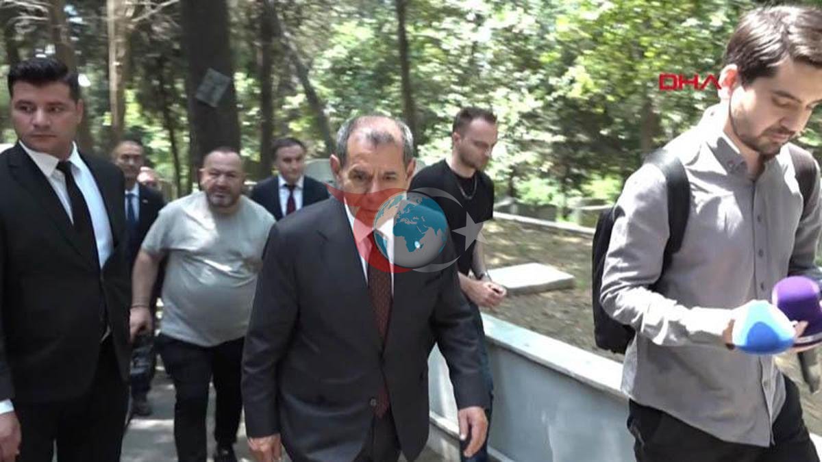 Dursun Özbek, Ali Sami Yen ve Süleyman Seba'nın Kabirlerini Ziyaret Etti
