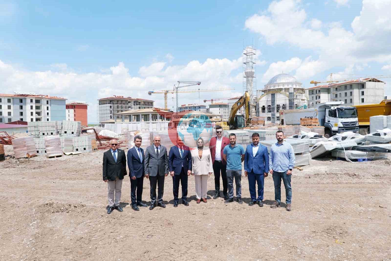 Gürcan ve Albayrak Eskişehir'de Yeni TOKİ Projesini İnceledi