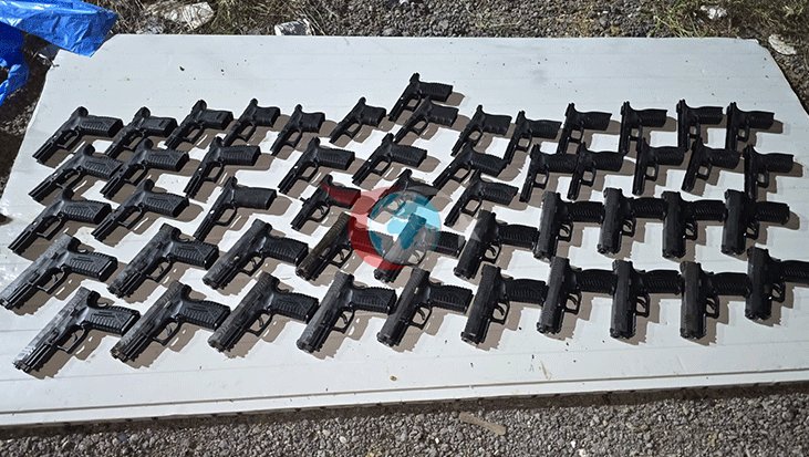 İstanbul'da Kaçak Silah Operasyonu: 20 Tabanca Ele Geçirildi