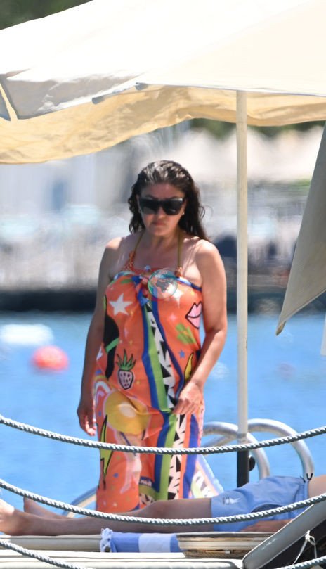 Nurgül Yeşilçay sevgilisi Nurgül Koca ilə tətildədir