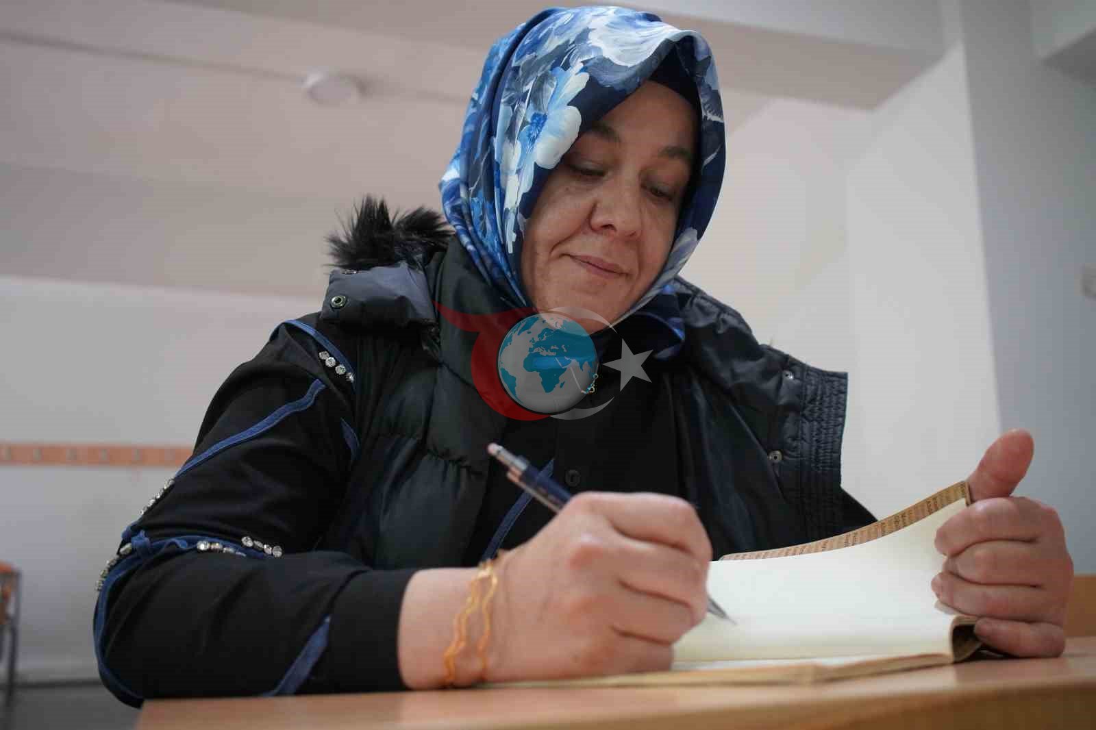 45 Yaşında Üniversiteli Olan Anne Azmiyle İlham Veriyor