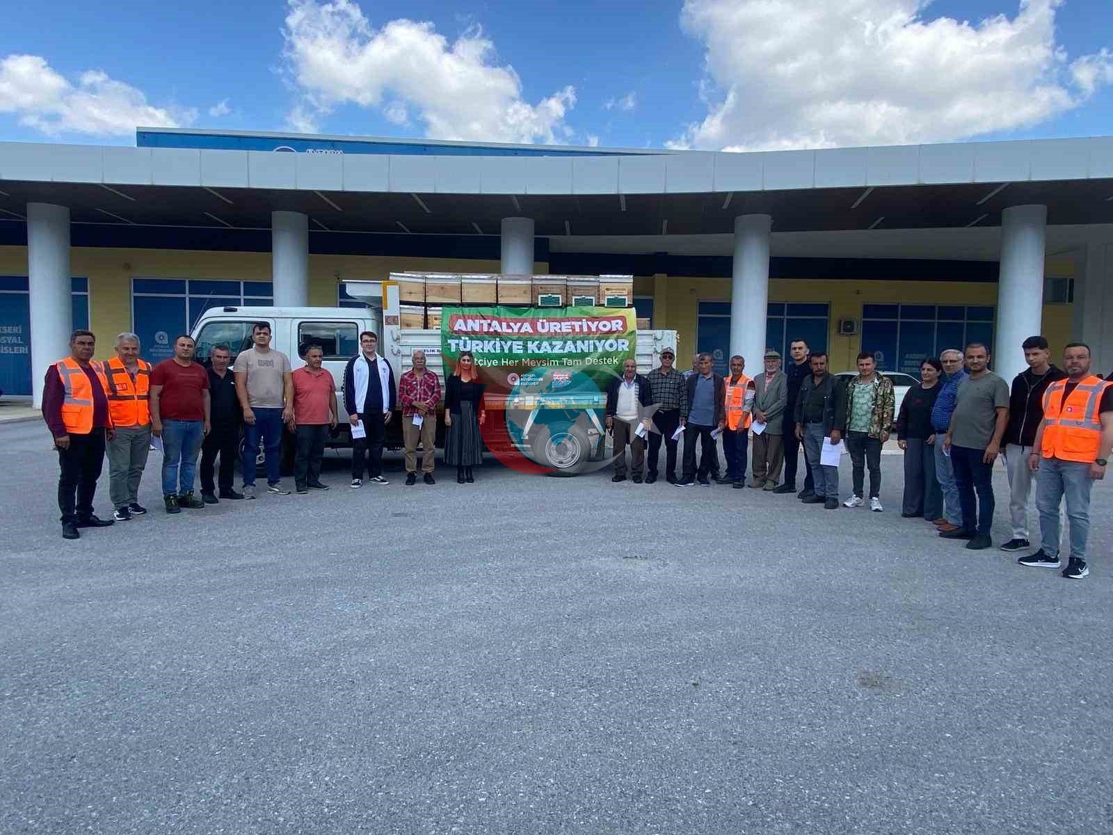 Antalya Büyükşehir'den Arıcılığa Büyük Destek: 408 Kovan Dağıtıldı