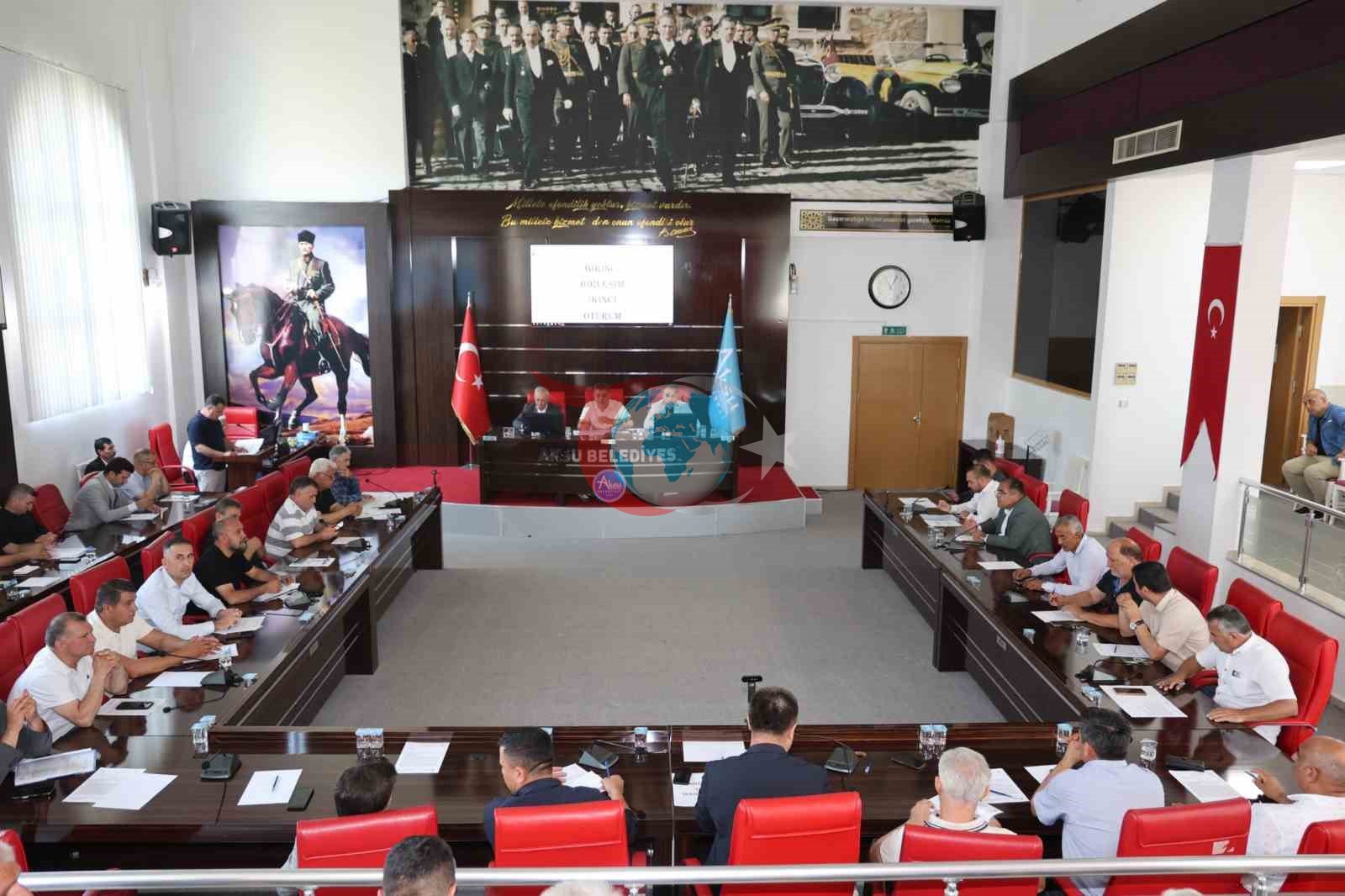 Aksu Belediye Başkanı Yıldırım’dan Cemal Enginyurt’a tepki