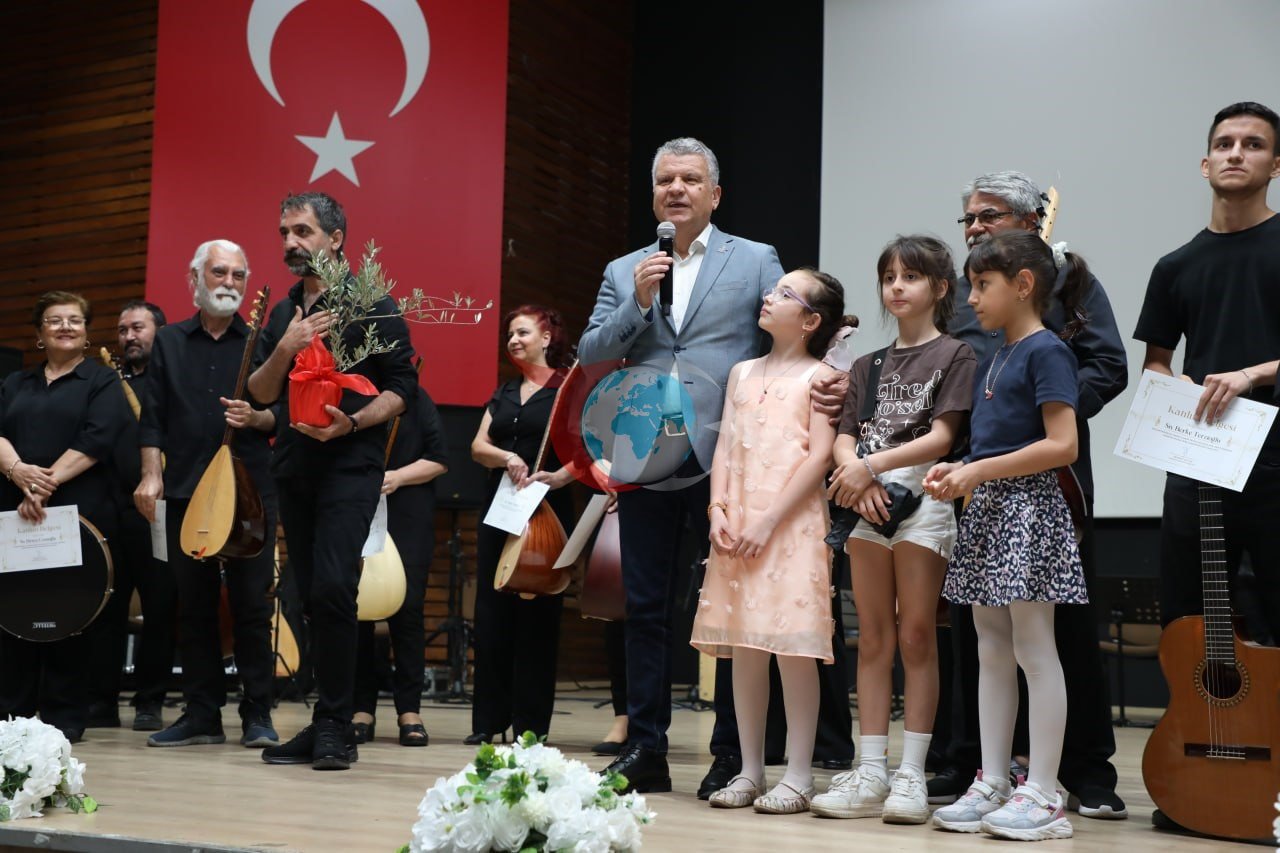 Edremit Belediyesi kursiyerlerinden müzik ziyafeti