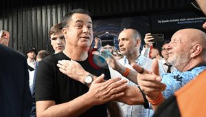 Möcüzə pələng Hull City Acun Ilıcalıdan böyük uğur