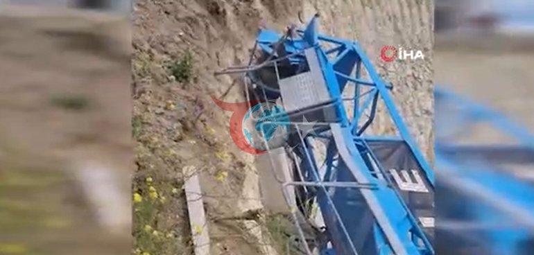 Arnavutköy’de korku dolu anlar İnşaat şantiyesinde vinç devrildi: 2 ağır yaralı