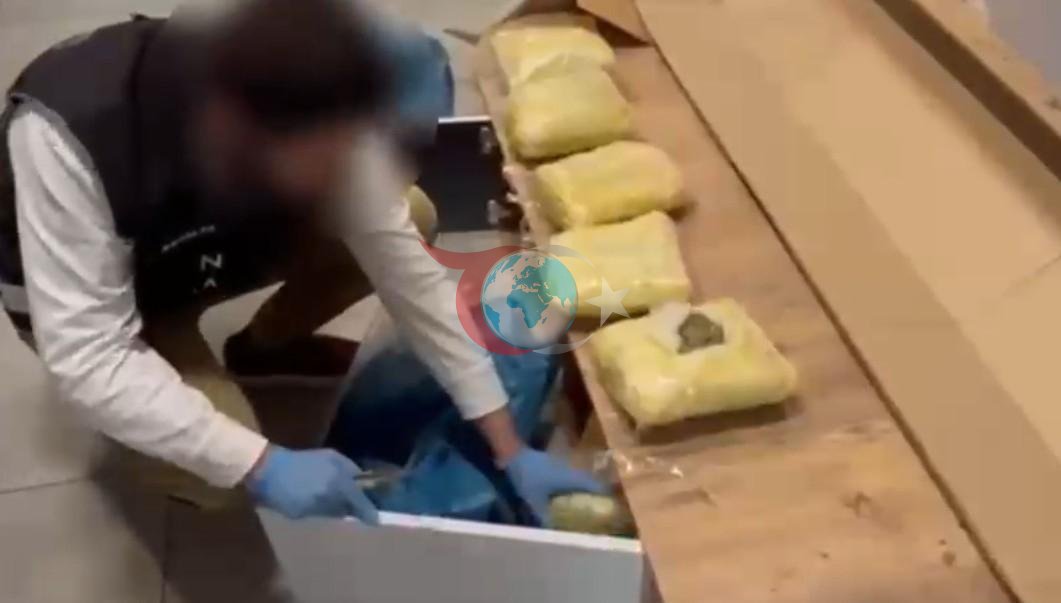 Antalya'da TV Ünitesinde Gizlenen 7 Kilo Skunk Ele Geçirildi