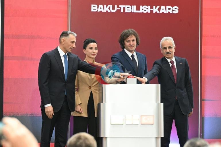 BTK temir yo'l liniyasining to'liq quvvat bilan ishlashi uchun rasmiy ochilish marosimi bo'lib o'tdi