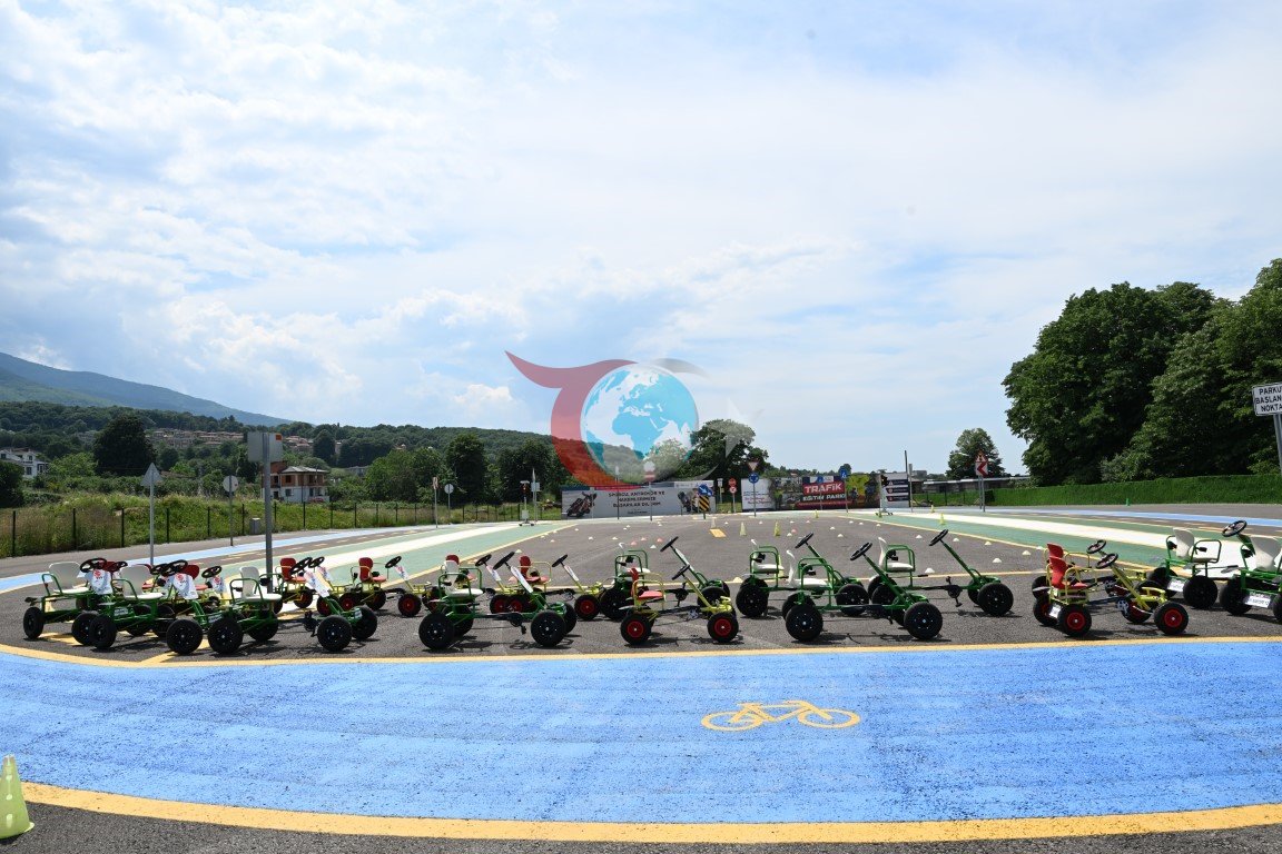 Kartepe'de Çocuklar İçin Modern Trafik Eğitim Parkı Açıldı