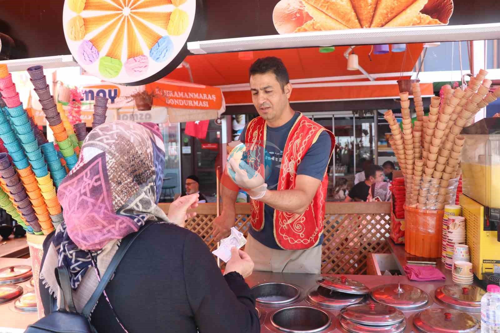 Bolu'da Sıcak Havanın Etkisiyle Dondurma Satışları Artışta