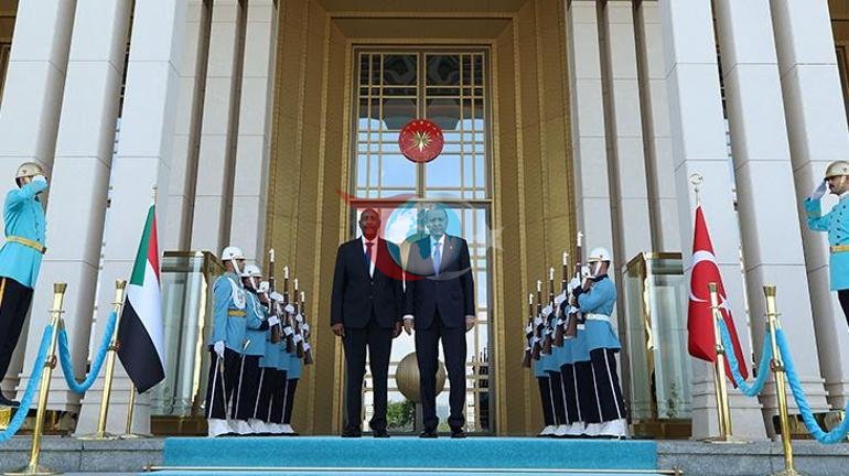 Prezident Ərdoğan Sudan Suverenlik Şurasının sədri Burhan ilə görüşdü