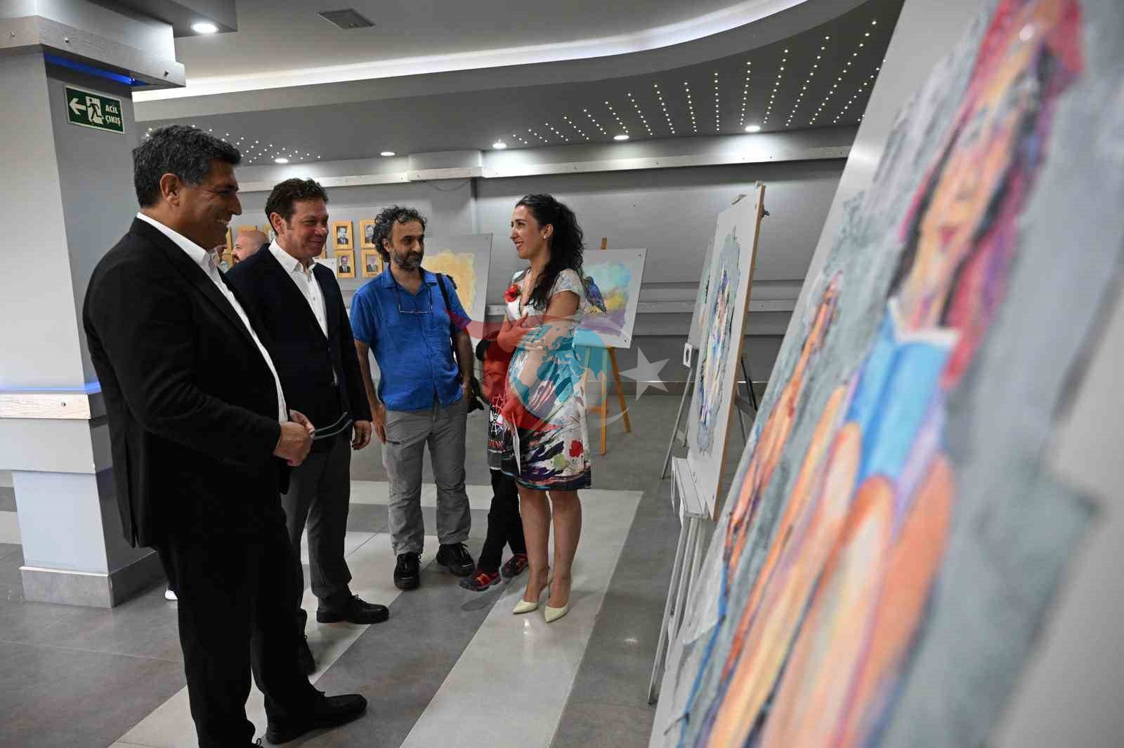 Plastik atıklar sanata dönüştü
