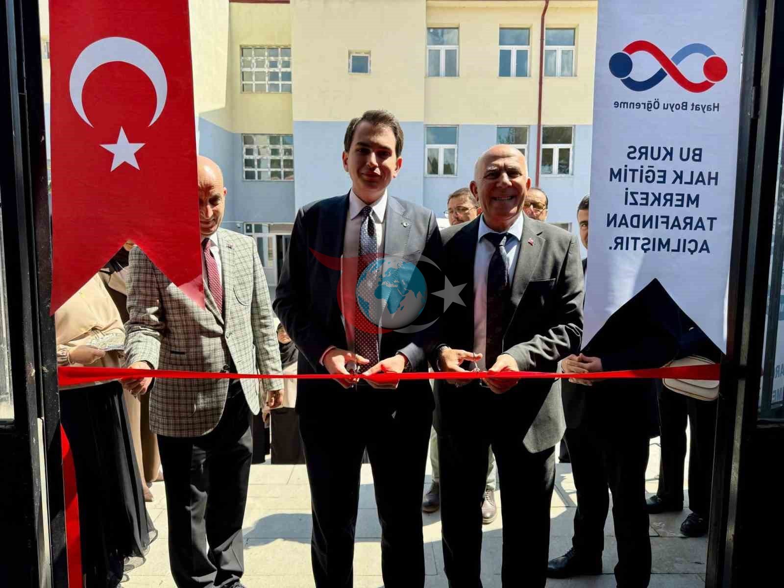 Hisarcık'ta El Emeği Giyim Sergisi Büyük İlgi Gördü