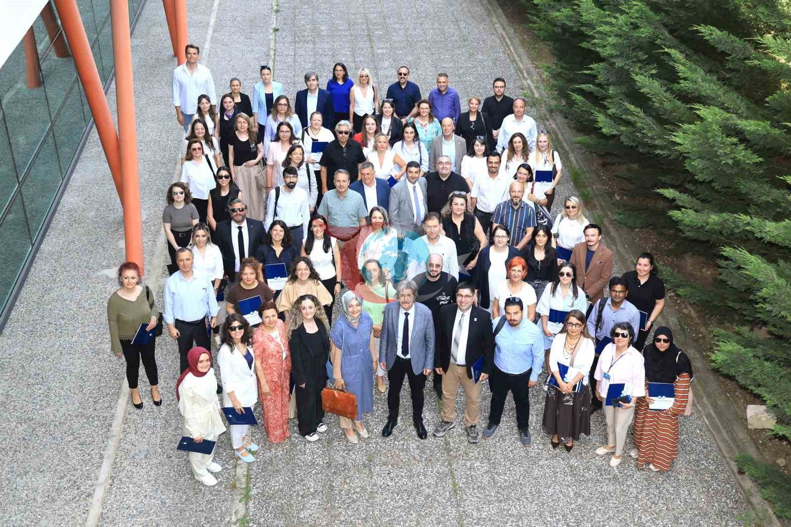 Bursa Uludağ Üniversitesi'nde Akademik Başarılar Kutlanıyor