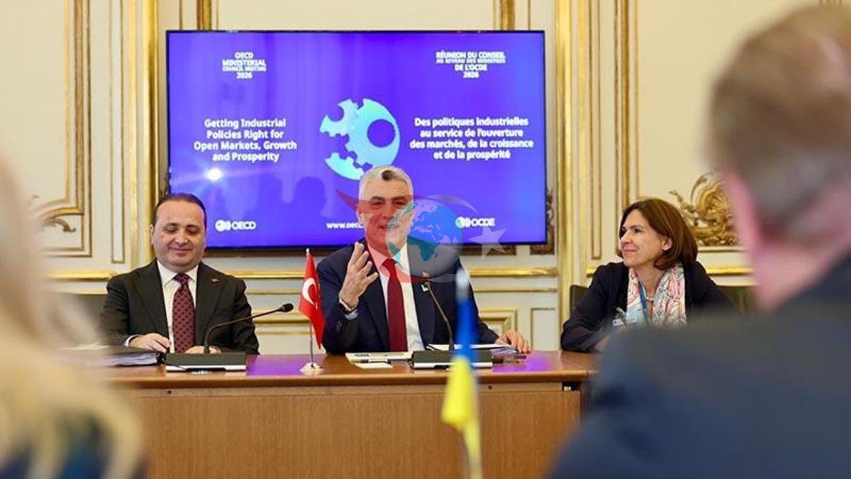Ticaret Bakanı Bolat, Paris'te Ukrayna ile Ekonomik İş Birliğini Güçlendiriyor