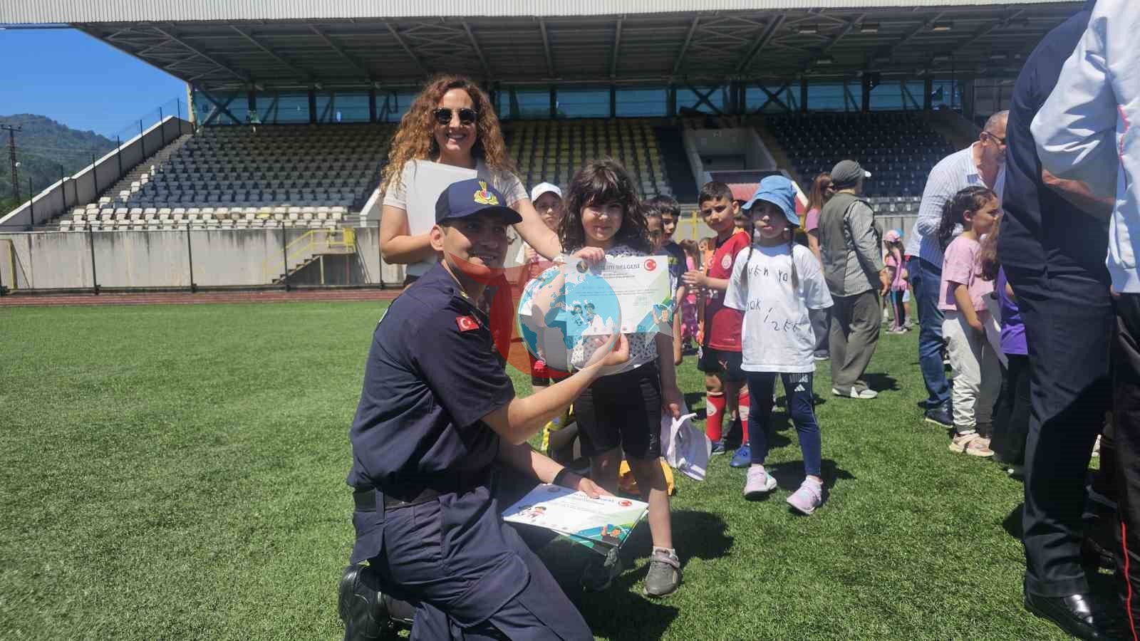 Artvin'de Fair-Play Rüzgarı: Grassroots Futbol Şenliği Tamamlandı