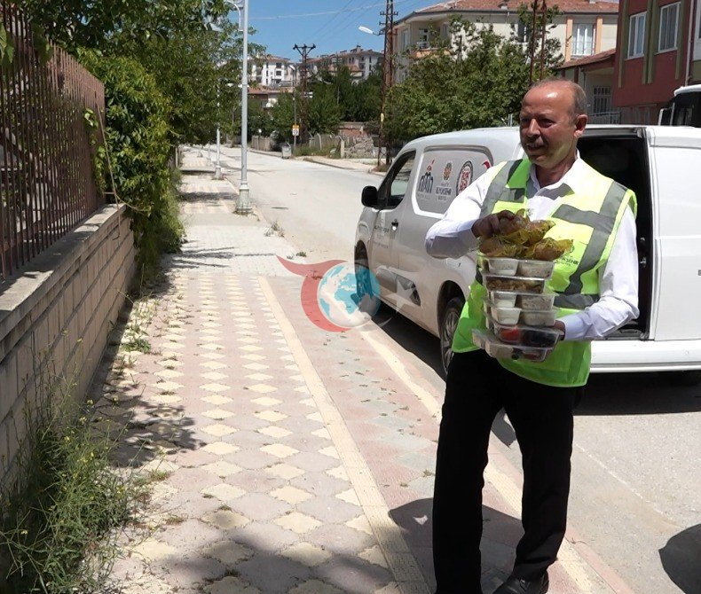Malatya'da İhtiyaç Sahiplerine Umut Olan Yemek Desteği