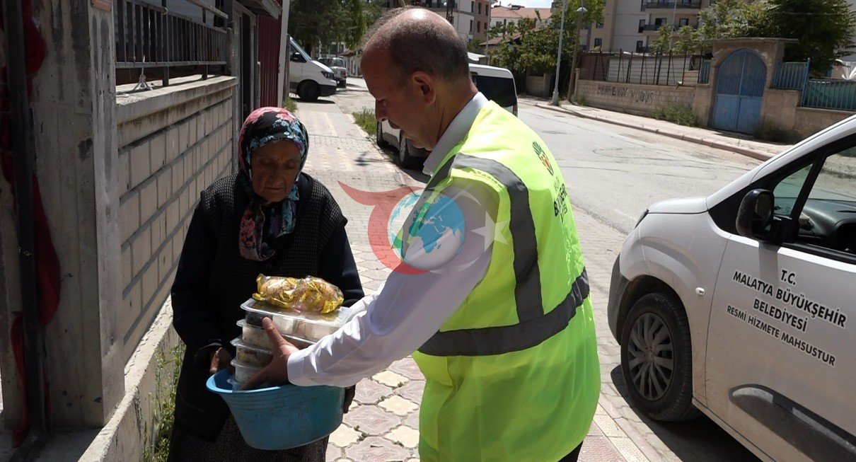 Malatya&rsquo;da ihtiyaç sahiplerine yemek desteği