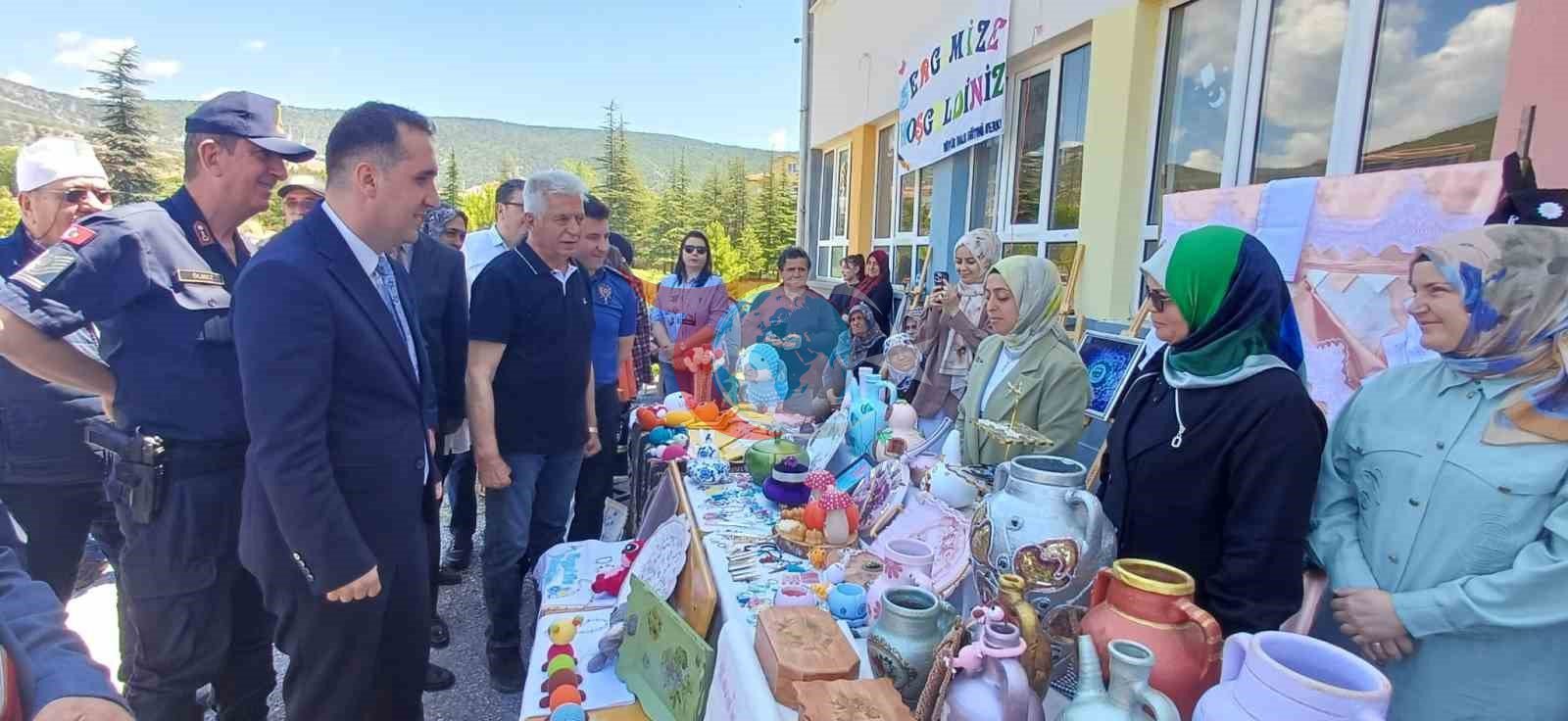 Beyşehir ve Hüyük’te el emeği eserler görücüye çıktı