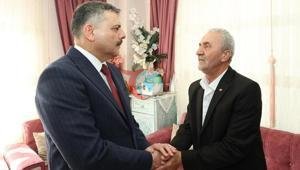 Nazir Çiftçi Konyada şəhid Əli Təkənin ailəsini ziyarət etdi