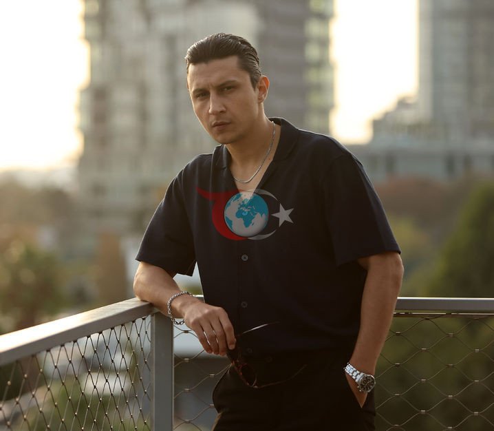 Serialdan ayrılan Atakan Özkayadan çılpaq sözlər> <la>Views