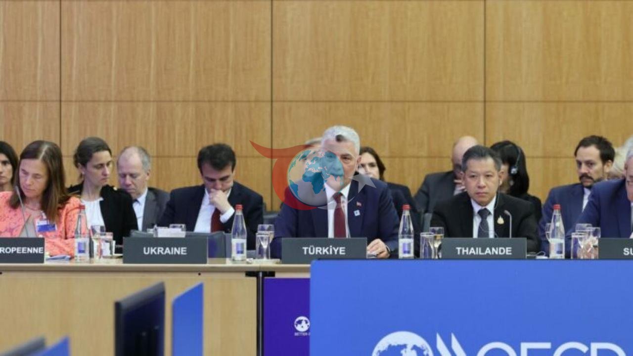 Nazir Bolat OECD Sammitində Türkiyəni təmsil edib