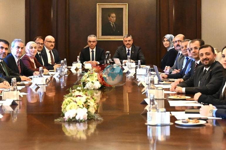 Vazir Çiftchi Prezident Huquqiy siyosatlar kengashi raisi o'rinbosari Uçum bilan uchrashdi